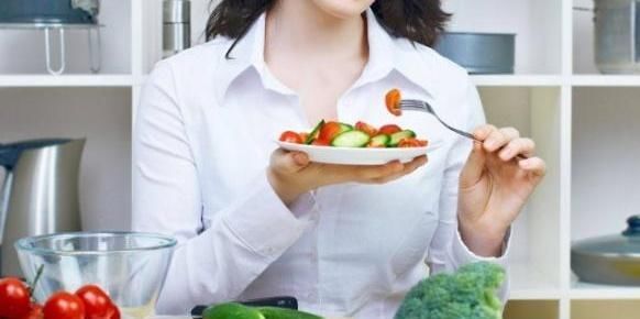 肝细胞|芹菜能养肝?若和“2物”搭配食用,胜似在吃慢性毒药!