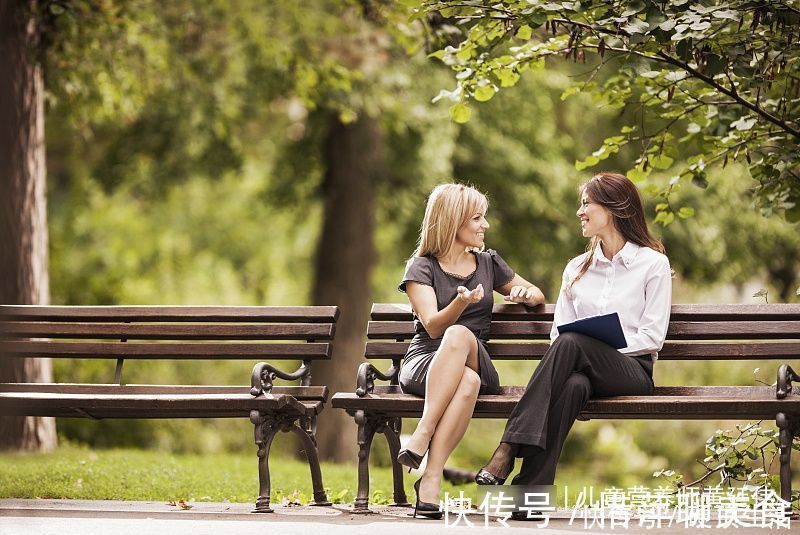 正确做法|宝宝夜醒,宝妈立马跑过去安抚,这样是对的吗?正确做法是这样!