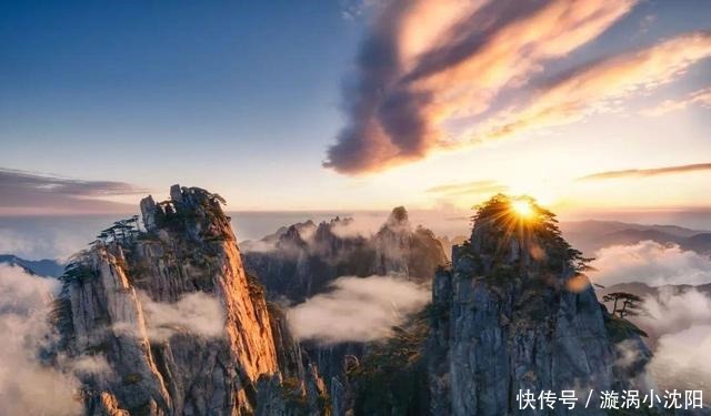 安徽一座名山，由11大景区组成，是首批国家重点风景名胜区