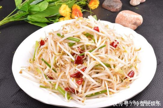 炒豆芽,先放醋还是先放豆芽大厨都不对,难怪豆芽酸涩又难吃