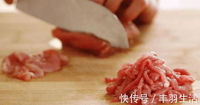 炒瘦肉时，做好“3步”，肉炒好吃着不柴，软嫩鲜香，味道也好