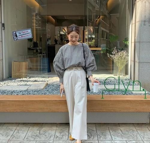 请脱下你的“阔腿裤”,太土了!今春流行穿“云朵裤”,洋气显瘦