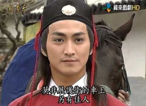 穿紅衣服最帥的男人長這樣