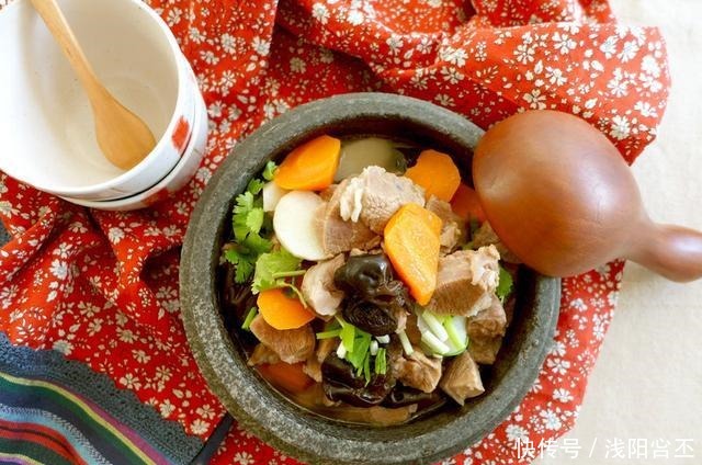 炖羊肉的时|炖羊肉时,这个香料不要放,加了就等于毁了羊肉,好多人都做错