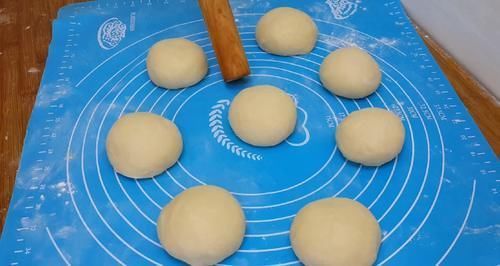 馒头不要蒸着吃了，掌握正确做法，老人孩子都爱吃，真的太好吃了