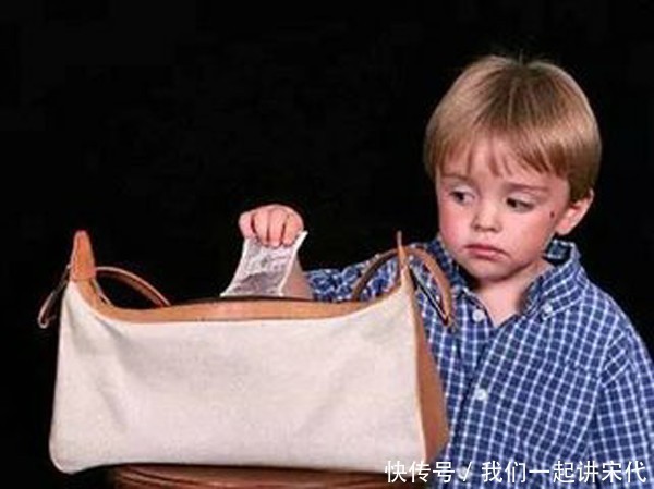 自卑|孩子到了这个年龄,家长就要给零花钱了,不然长大后容易让你失望