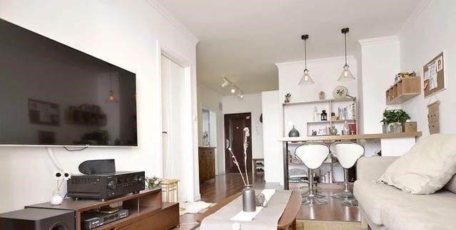 给我感觉|老公坚持不买餐桌，阳台抬高10公分，瞬间多一房，完工后我懵了