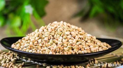 女性到中年,要多吃三种食物,滋补身体,不妨一试