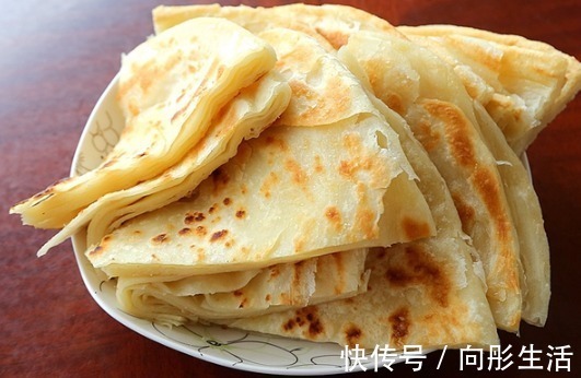 烙饼想要好吃,牢记这3点,饼子烙好松软薄脆又鲜香,天天吃不够