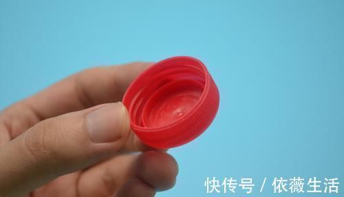 钥匙|出门总是忘记带钥匙，只需一个塑料瓶盖，轻松解决大烦恼，学学吧