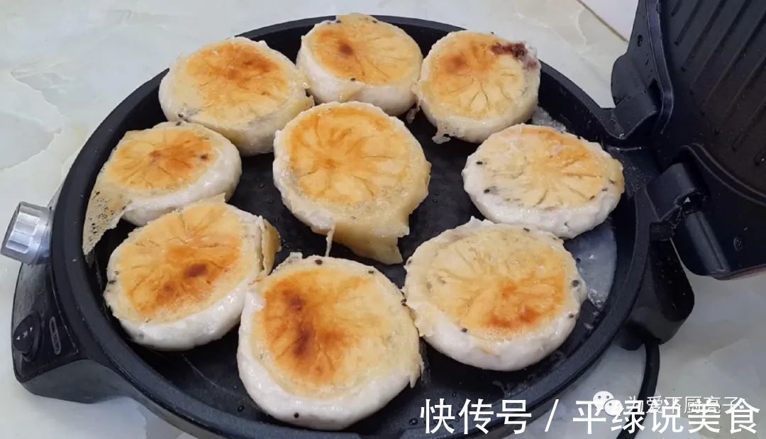 早餐别吃包子油条了,教你一个新吃法,做出好吃的煎豆包,太香了
