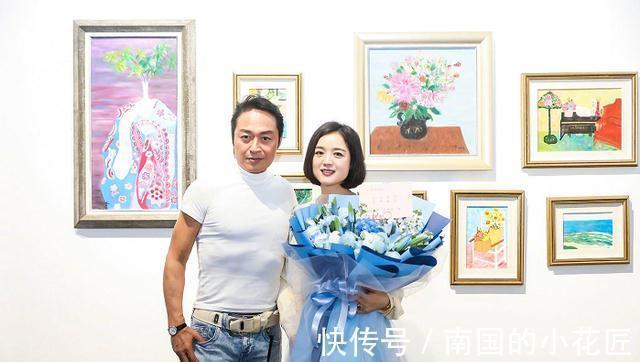 陈小艺$白雪:歌手变画家,在京798艺术区举办个人画展吸引圈内众星捧场