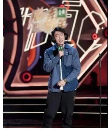 脱口秀跨年:和2021笑着说“再见”