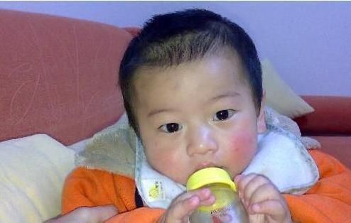 蜂蜜|孩子6岁之前,千万不要碰这4种食物,很多家长还在给孩子吃