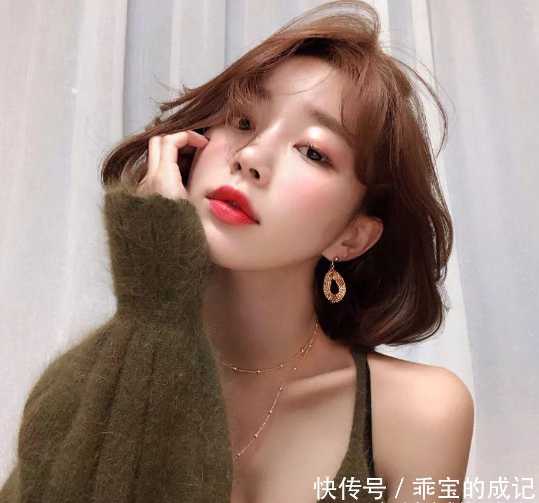 肤色|染什么颜色头发显皮肤白显年轻?万能的棕色系,时尚减龄永不过时