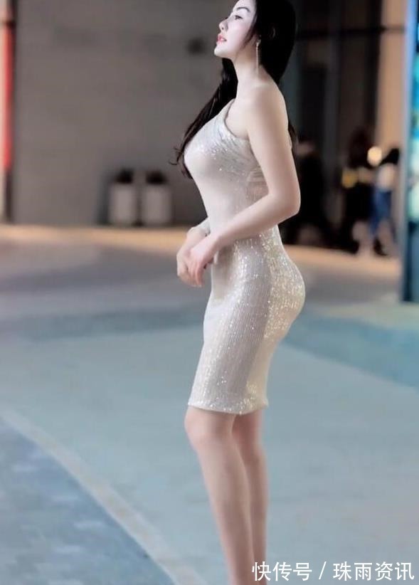 光芒感 一个非常善良的女孩,非常的懂穿搭,亮光的连衣裙很亮眼