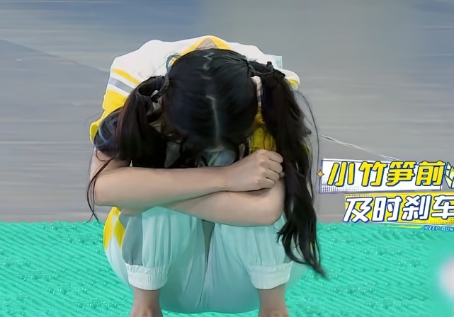 镜头|baby指压板跳远作弊, 当镜头拍到她的脚底, 网友: 怕疼就退出吧