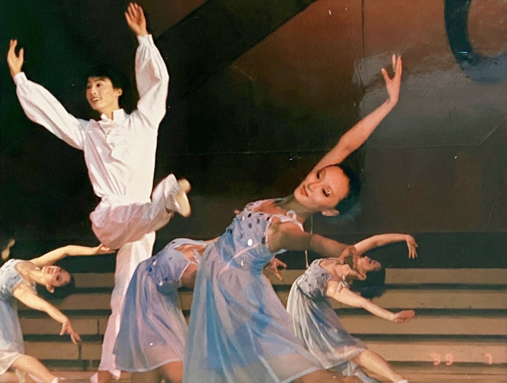 阿姨$追光｜广场舞阿姨背后的人，是谁？