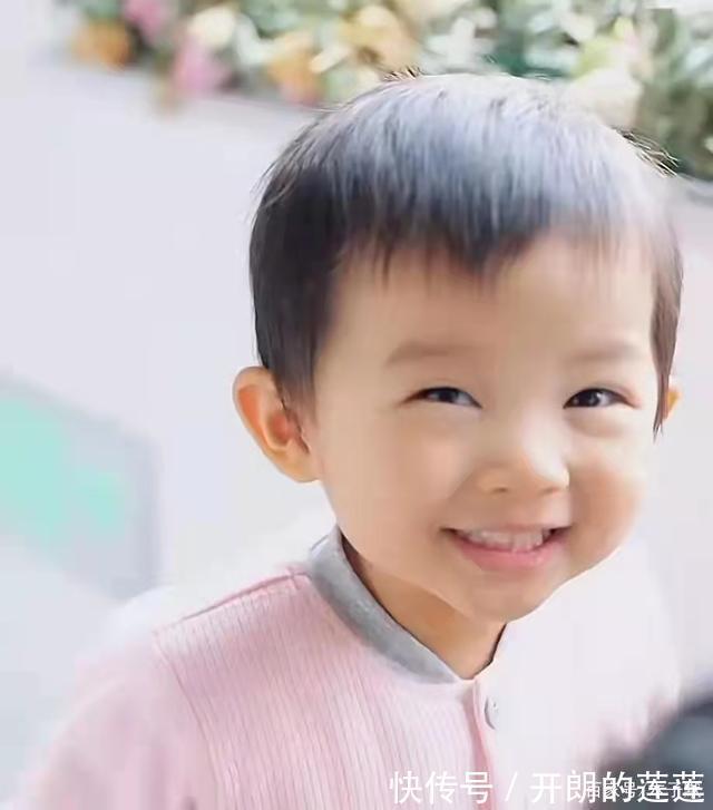 退休金|67岁生下“天赐”宝宝,2年后直播带货,为孩子操碎了心