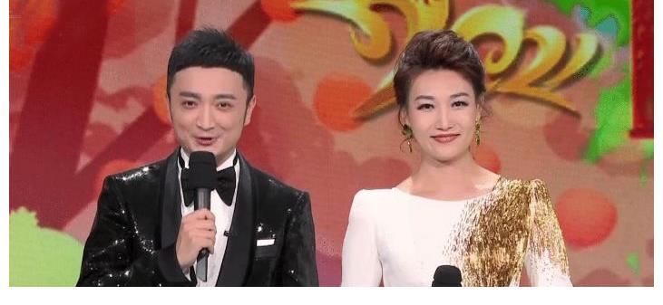 张泽群|曾6次主持央视春晚,3次向董卿求婚获董母大力支持,55岁终于当爹