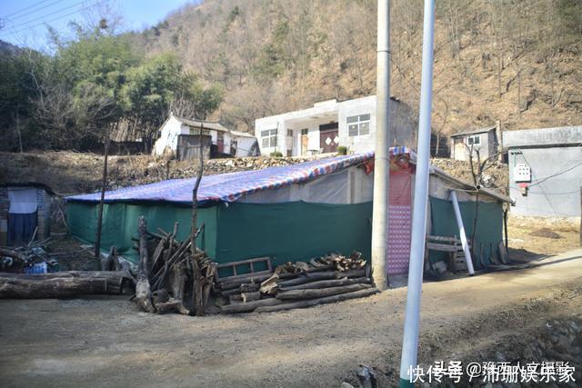 中年|山村百余口如今就剩5个人,隔沟相望的两户邻居,过成一家亲