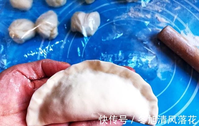 韭菜盒子|不破皮不露馅的韭菜盒子做法,香味浓郁,几天不吃想得慌!