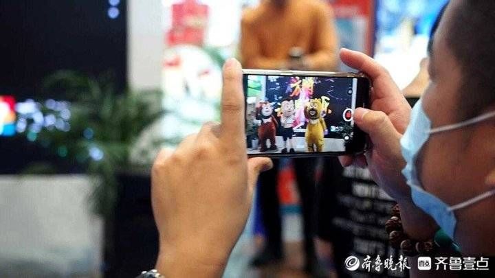 熊大熊二|第二屆文博會孩子們的最愛，來自方特的熊大熊二在賣萌