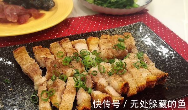 猪皮|史上最简单版的脆皮烧肉——免煮免戳!