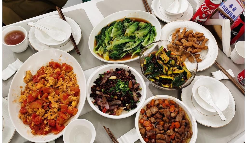 重心|4個廚房小白的《中餐廳》，要流量不要廚藝，節目重心是否偏離？