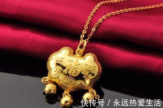 黄金首饰 周六福黄金首饰佩戴起来落落大方!