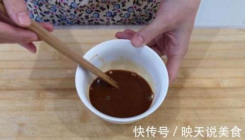 难怪大厨们炒的青椒肉丝那么好吃，原来是有窍门的，谁都能学！