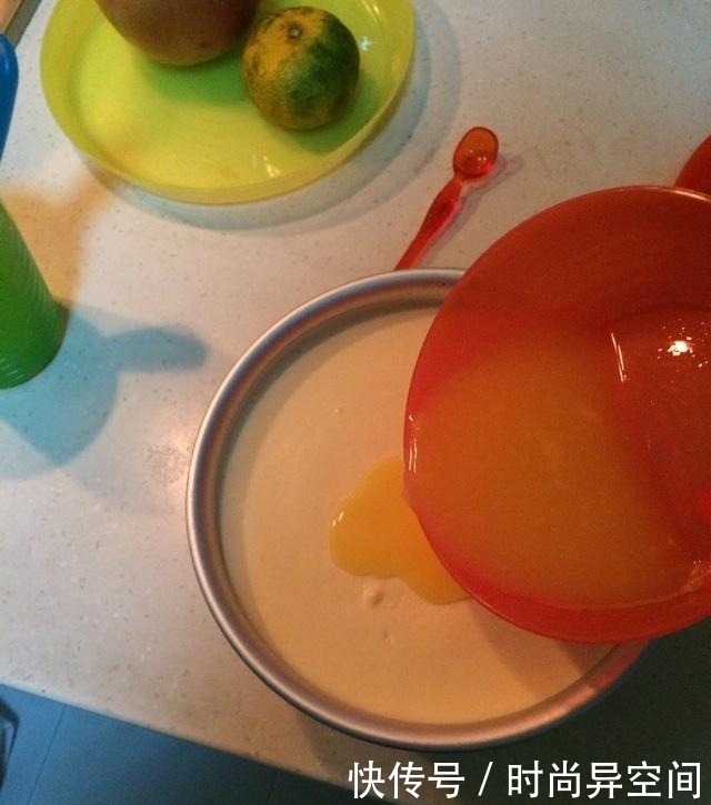 适合|做这个蛋糕不需要烤箱,有冰箱就能做,正适合夏天吃