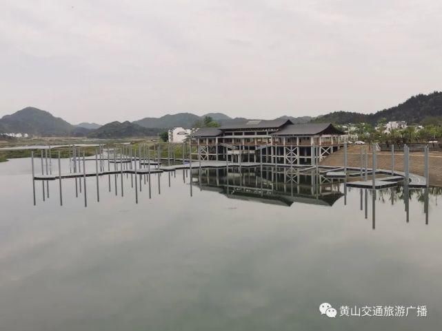 月潭湖旅游区首批两艘定制游船顺利试水，开园运营迈出重要一步