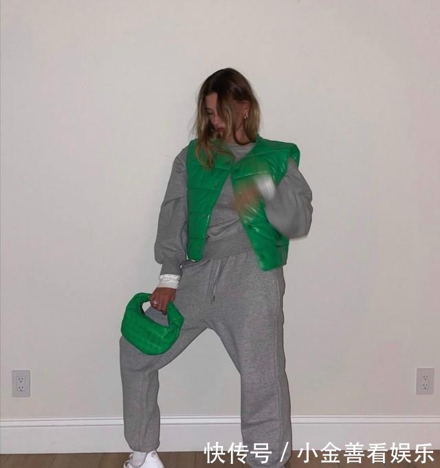 阔腿裤已经失宠了,今年更流行这条“卫裤”,配大衣、棉服都好看