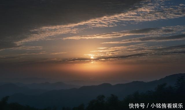 中国四大避暑胜地之一，四季风景秀丽，被誉为江南第一名山