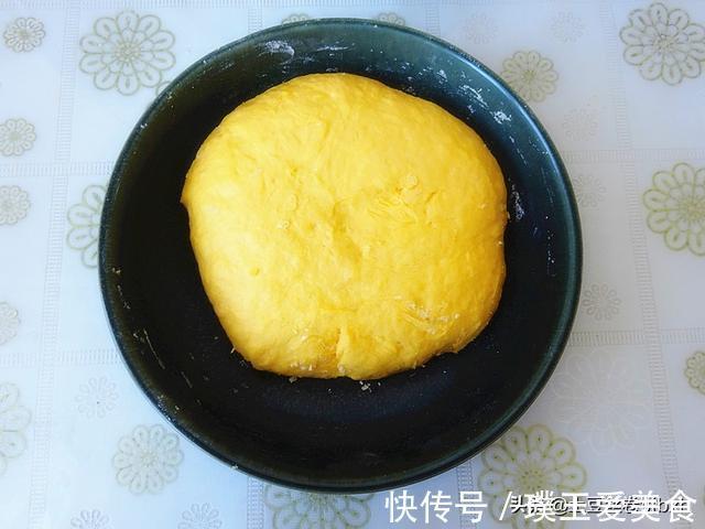 翻倍|立秋后黑芝麻要常吃,教你做最好吃的胡萝卜黑芝麻饼,营养翻倍