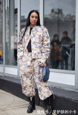 穿搭|别老惦记着阔腿裤了!今年秋天是束脚裤的天下,舒适又显腿长