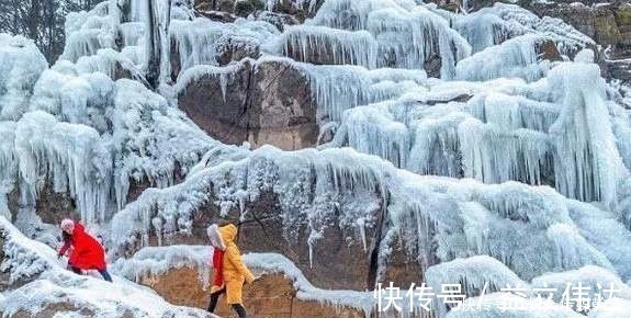 冰雪|瀑布“冻成”网红,许多人冒着严寒欣赏,形成了奇妙的冰雪奇观