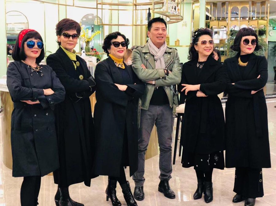 《老閨蜜》收官，導(dǎo)演喬梁：以“學(xué)院派”藝術(shù)溫度直面衰老