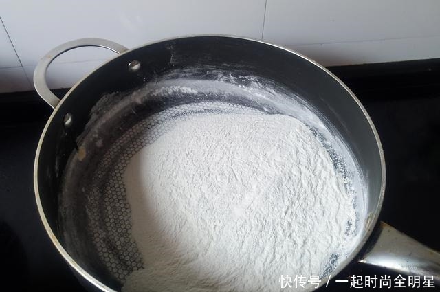 网红糯米糍雪糕,教你在家就能做,软糯香甜,奶味十足,快试试