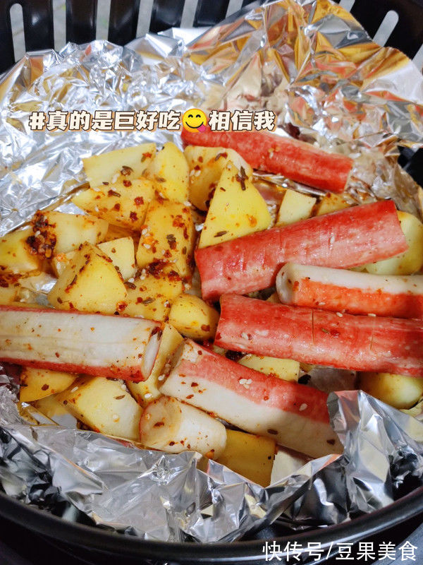 5分钟就能做好的空气炸锅蟹棒土豆，简单又好吃
