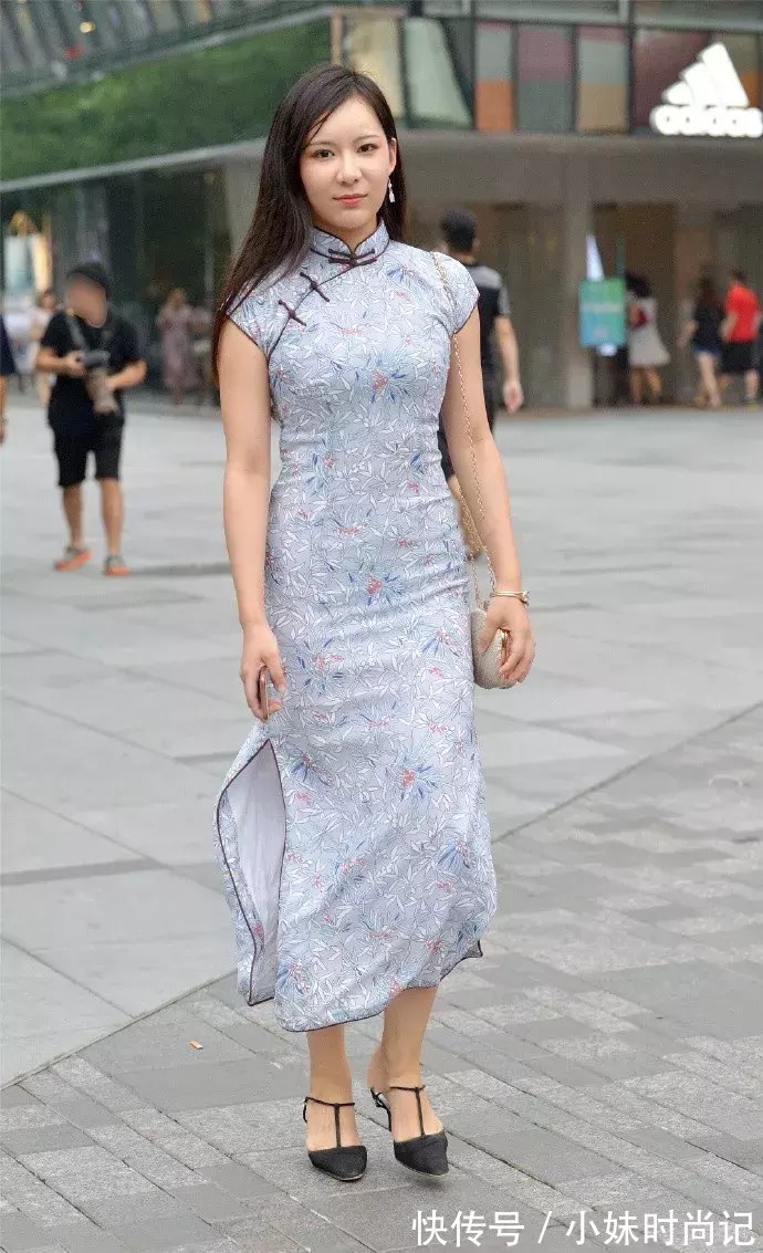 蕾丝|初秋逛街搭配高跟鞋,走到哪里都是焦点