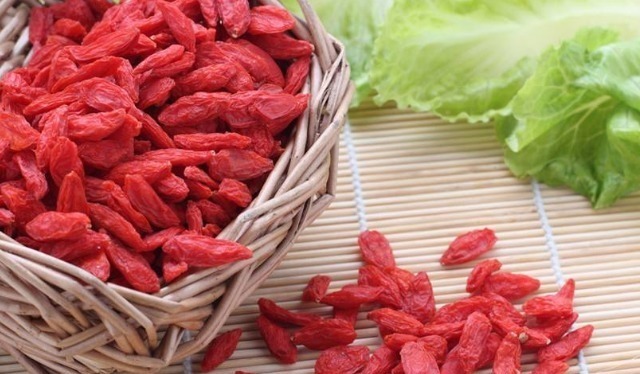 肝毒|枸杞跟它是“绝配”,连喝一周,不仅肾强了,肝也干净了