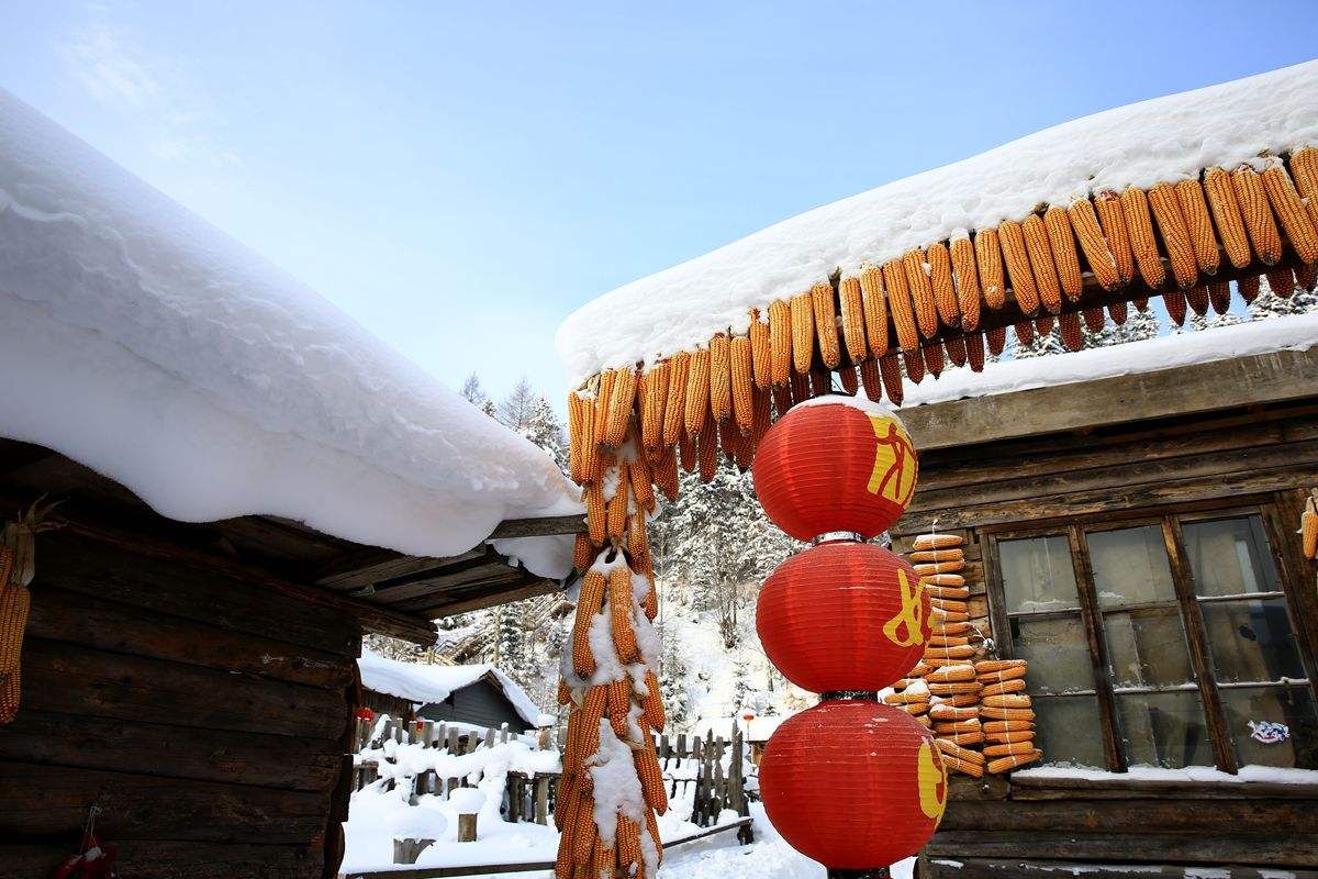 泰山|东北雪乡因15元烤肠遭吐槽，对比泰山5元矿泉水，你觉得哪个贵？