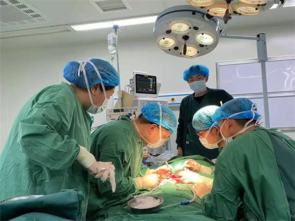 王惠萍|疫情下排除万难开放生命通道，生后15天的早产儿被成功救治