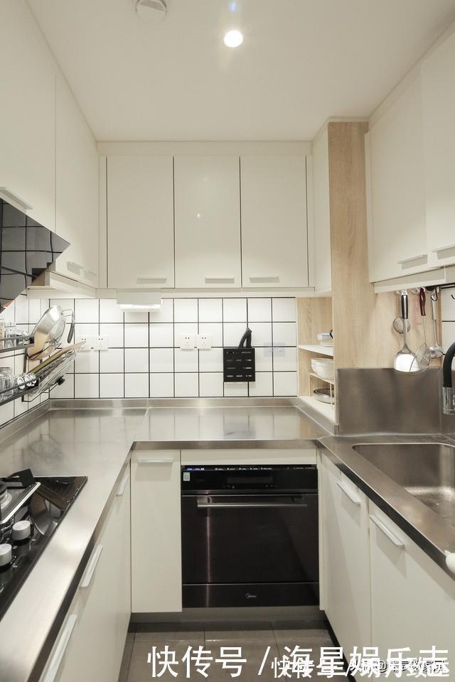 张女士|越来越多人去客厅化设计,像她家这样装修,59㎡住4口人很舒适