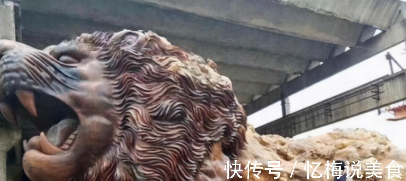 匠人@一匠人雕15米30吨重“雄狮”,称没1000万不卖,今宝物变“废品”