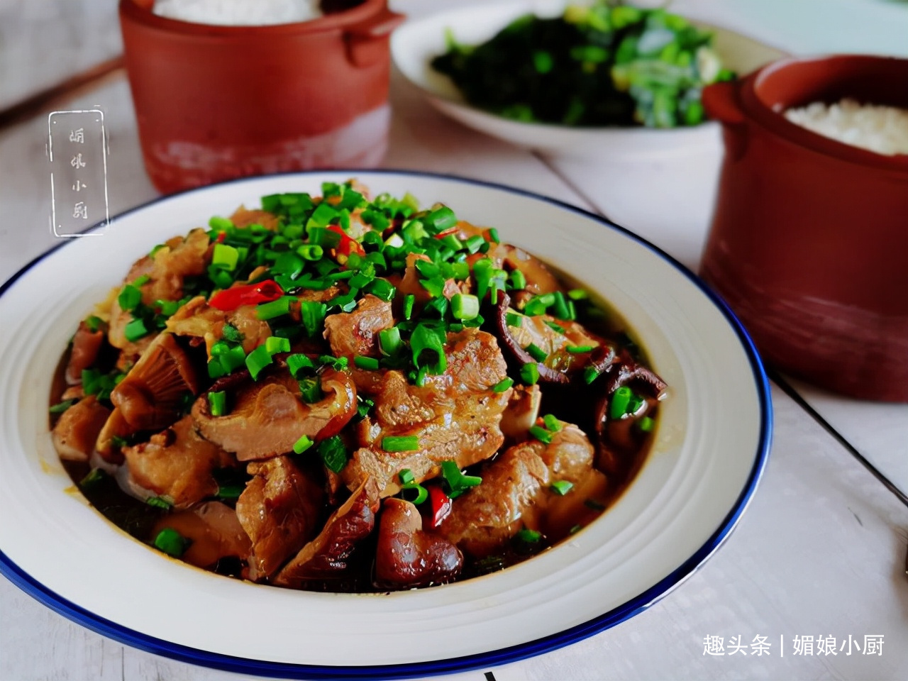 秋天多吃蒸菜不上火,排骨先腌再蒸软烂入味,低脂饮食清香滋润!