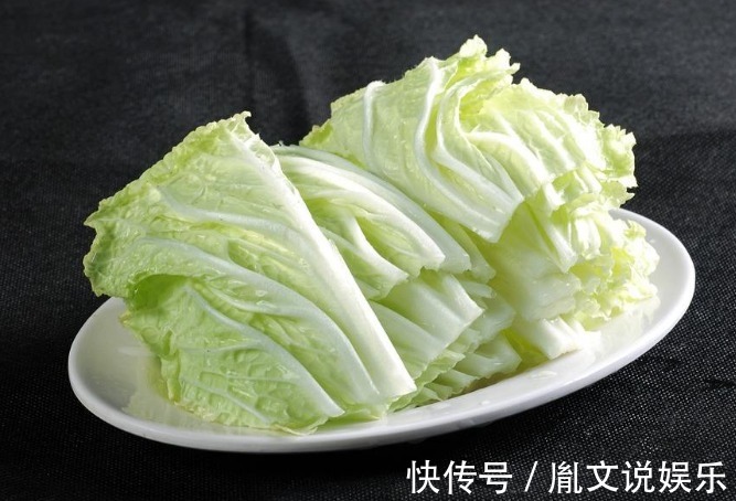 做醋溜白菜,放醋最关键,掌握时机炒出来的白菜才好吃