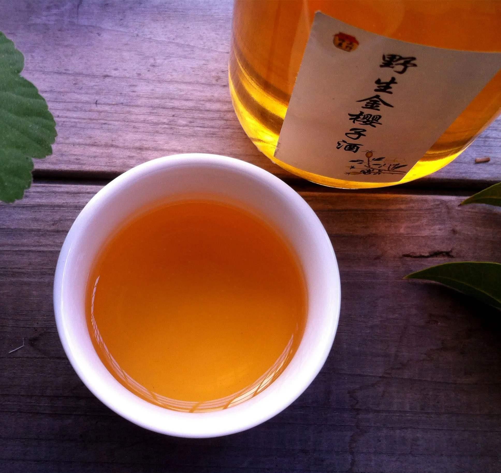 榨成|乡下踏秋,发现一“黄刺果”,以往只有穷人吃,如今榨成汁后红了